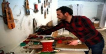 DUVAR SAATİNİ TAMİR EDERKEN BAKIN NE OLDU