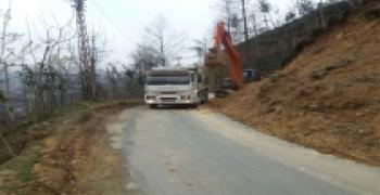 GÜNEYSU'DA HEYELAN BÖLGESİNDE DUVAR ÇALIŞMASI