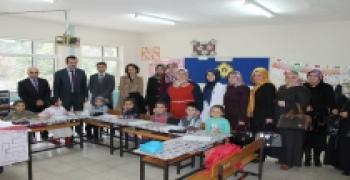 ÖĞRENCİLERE KİTAP DAĞITILDI